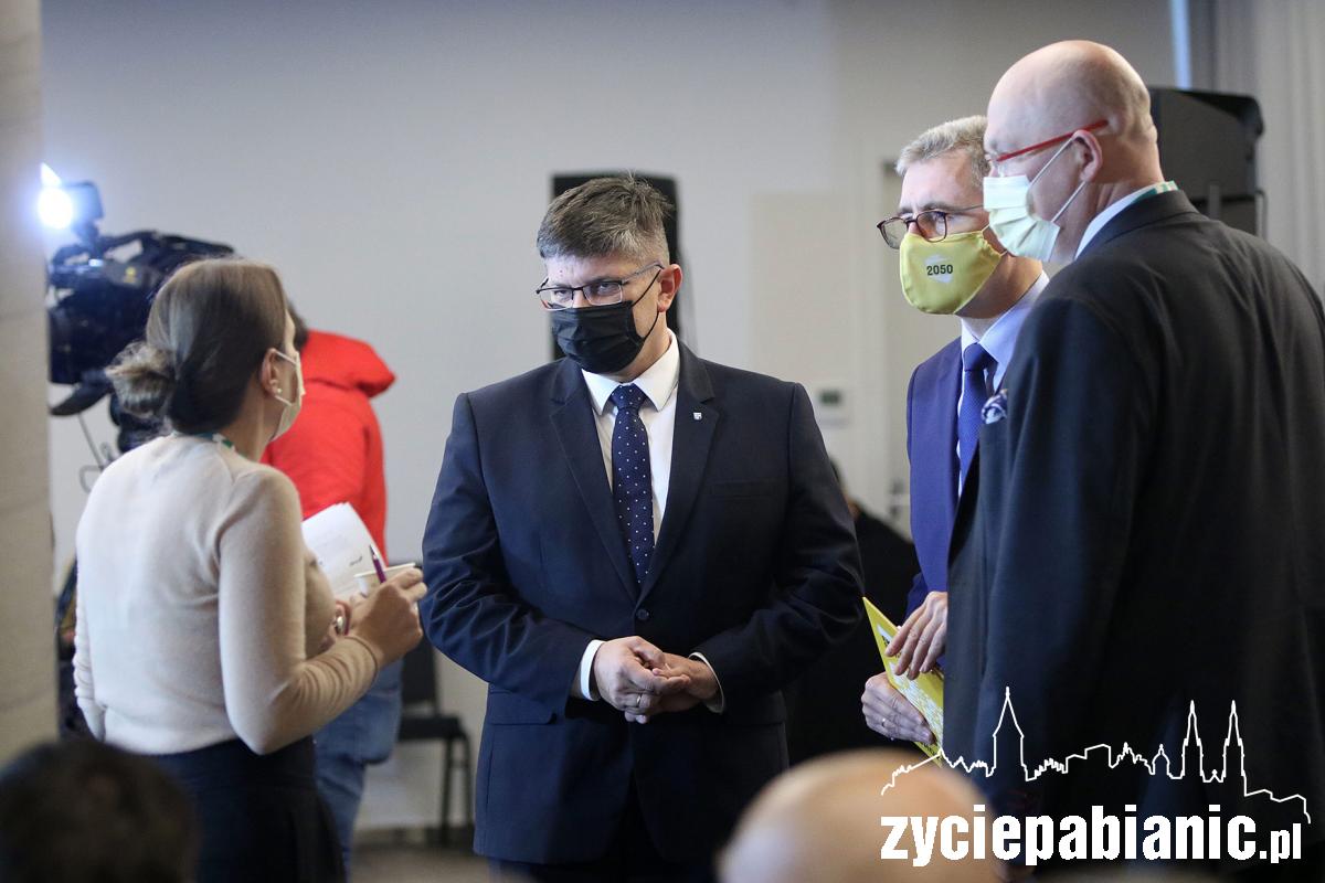 Szymon Hołownia na Forum Samorządowym w Pabianicach
