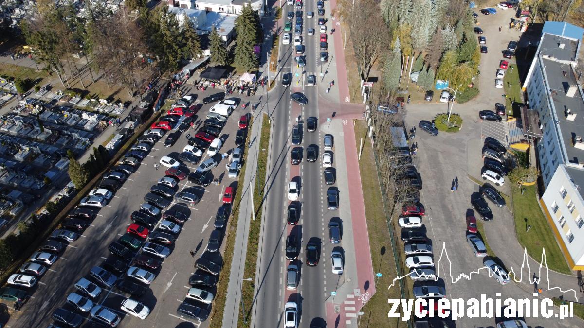 Gdzie zaparkujesz pod cmentarzem?