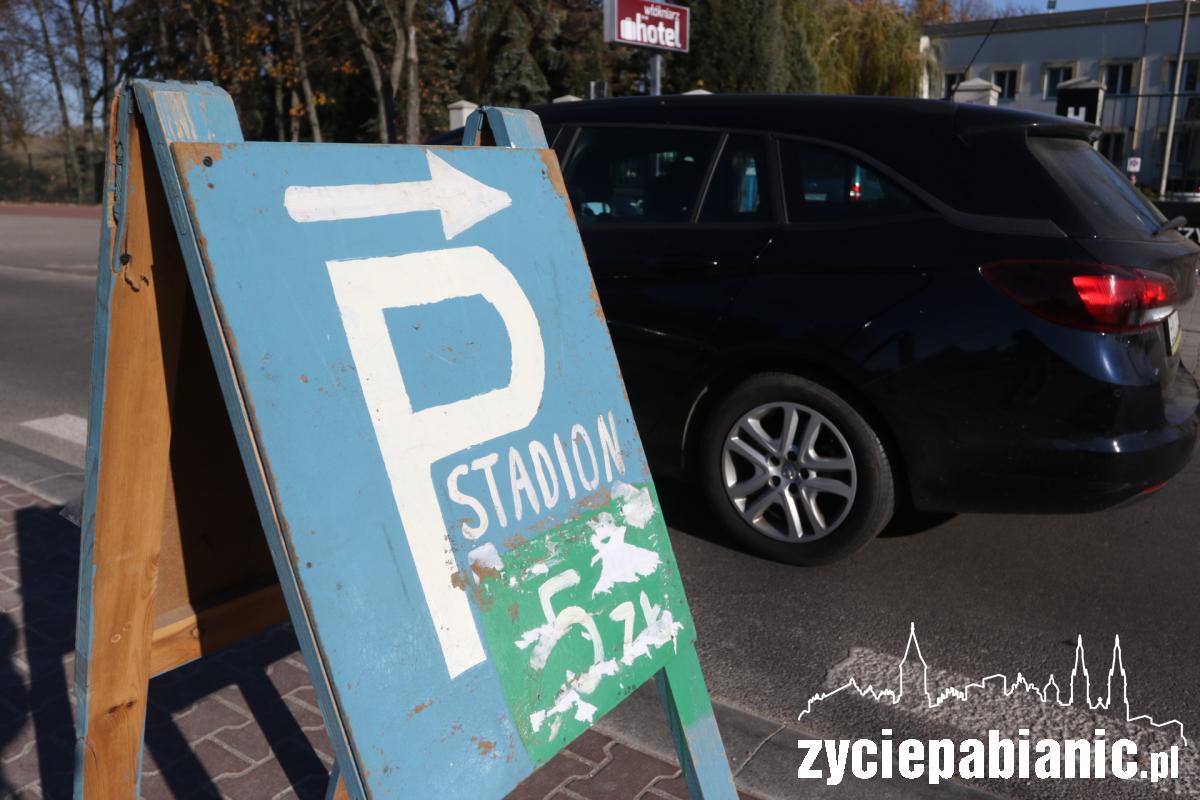 Gdzie zaparkujesz pod cmentarzem?