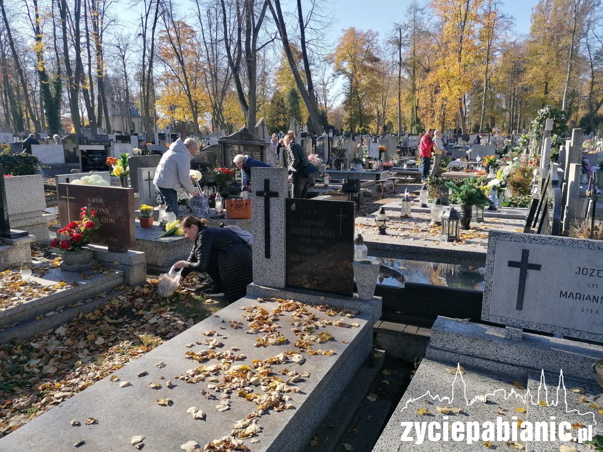 Sobota na cmentarzu