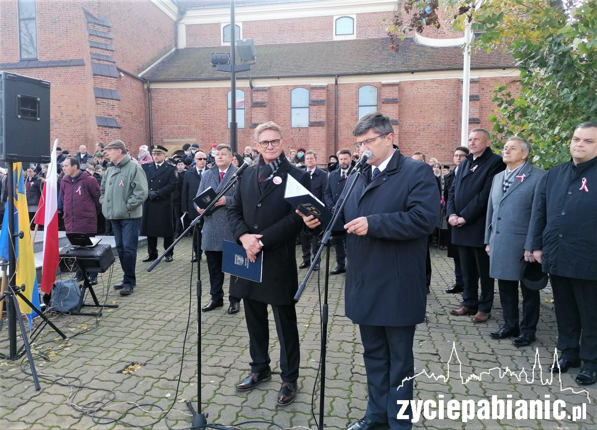 Msza, poświęcenie sztandaru i kwiaty dla poległych