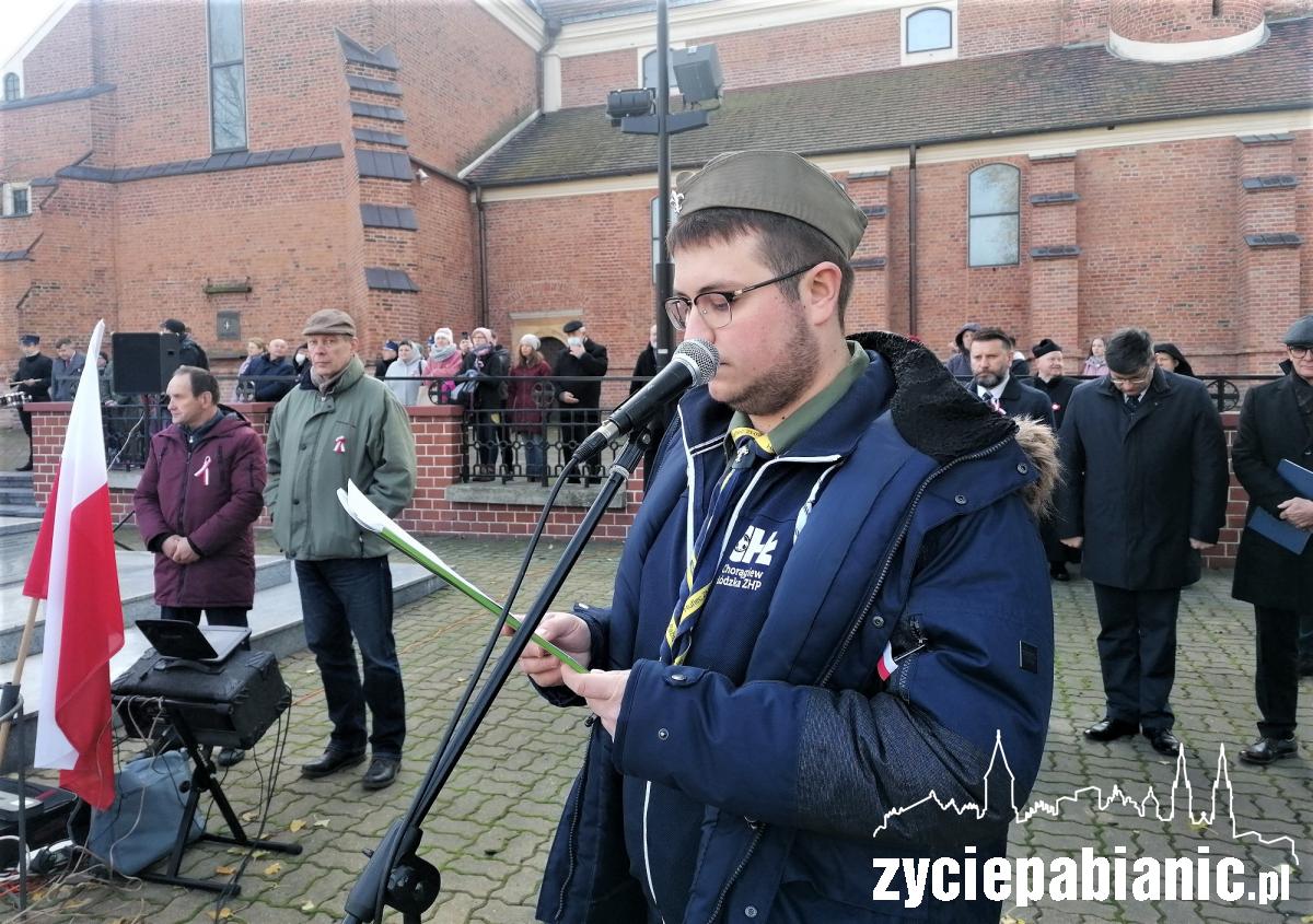 Msza, poświęcenie sztandaru i kwiaty dla poległych