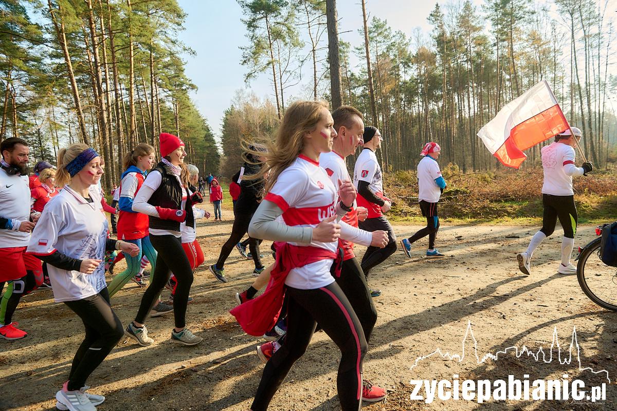 Bieg, marsz i rajd w barwach biało-czerwonych