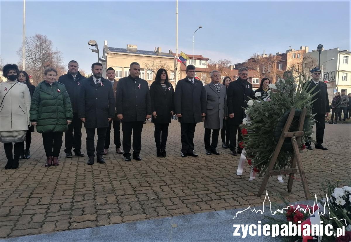 Msza, poświęcenie sztandaru i kwiaty dla poległych