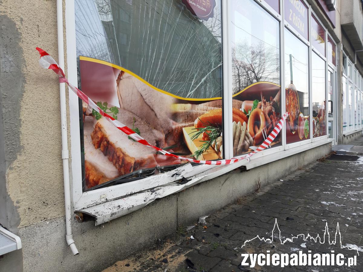Samochód wjechał w sklep