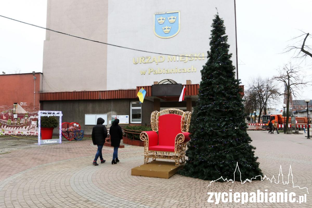 Nowe ozdoby świąteczne w centrum