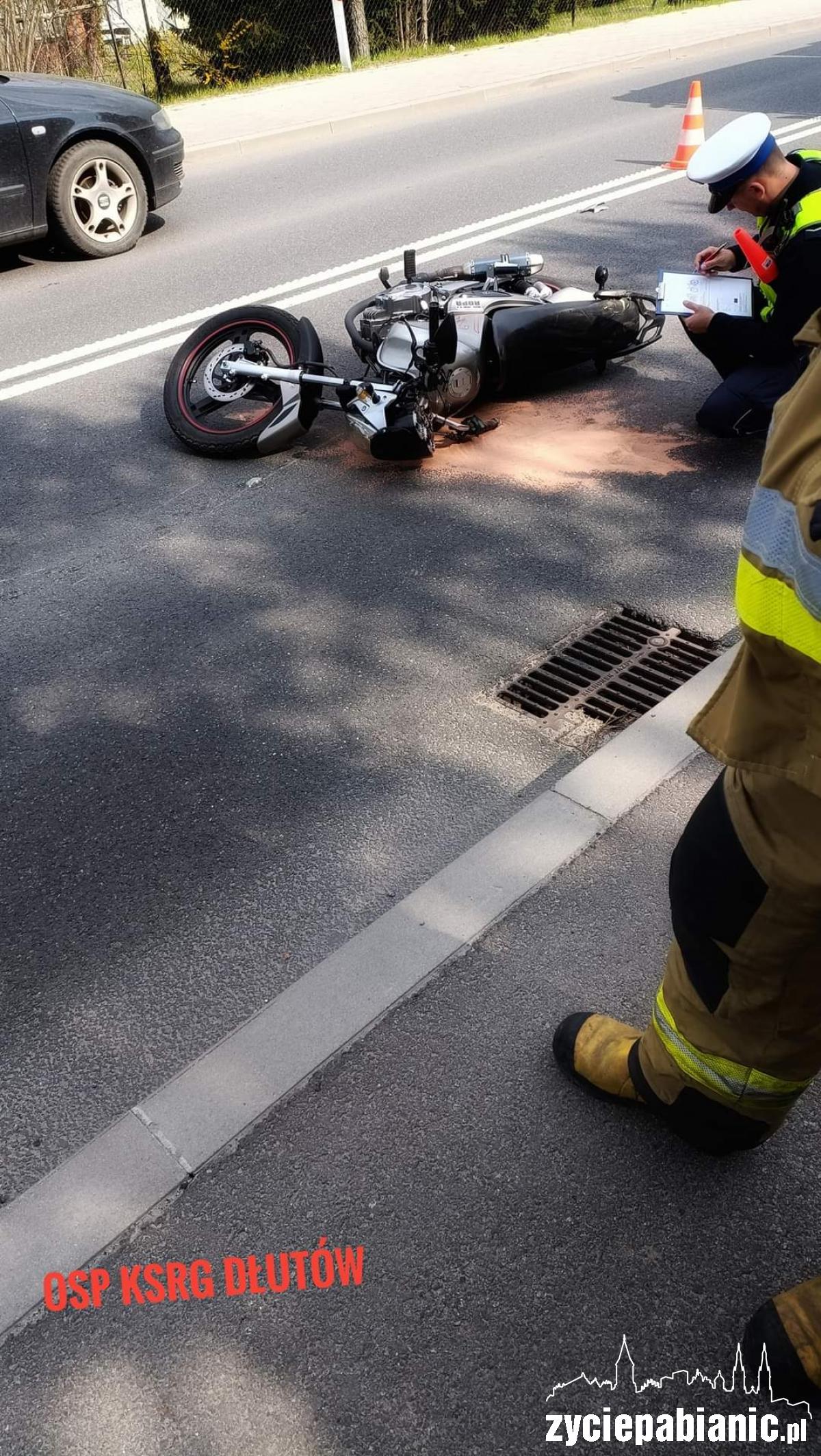 Osobówka zderzyła się z motocyklem