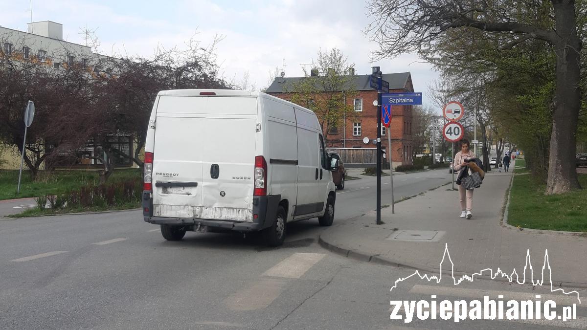 Renault wjechał w busa