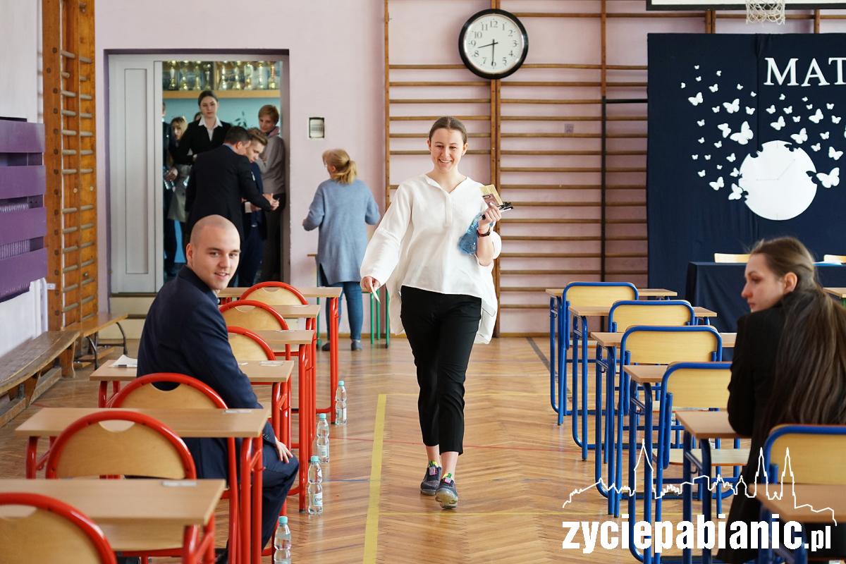 Maturzyści z I LO piszą egzamin z języka polskiego