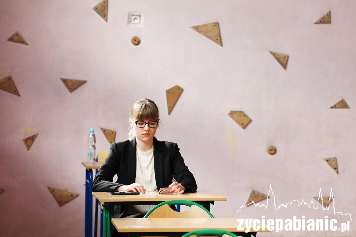 Maturzyści z I LO piszą egzamin z języka polskiego