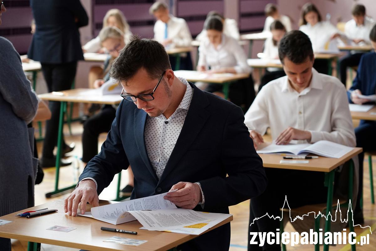 Maturzyści z I LO piszą egzamin z języka polskiego