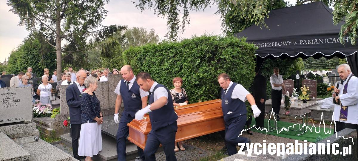 Pogrzeb nauczyciela Jerzego Frachowicza
