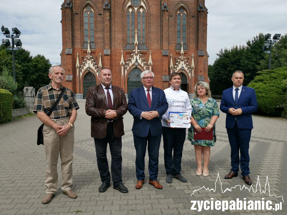 Ostrzejsze kary za wyszydzanie z kościoła