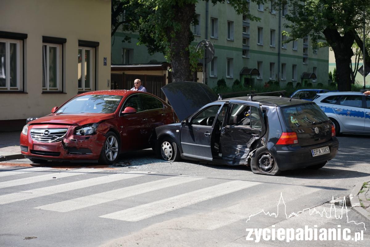 Wypadek na skrzyżowaniu ulic Matejki i Moniuszki