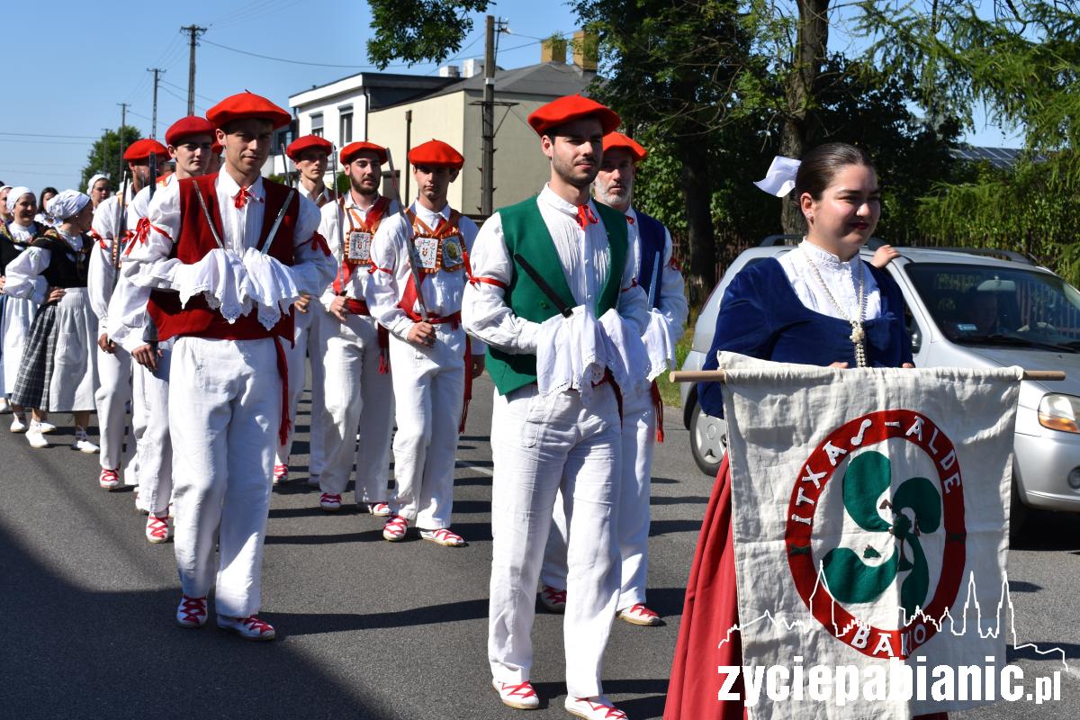Etnoparada w Bychlewie