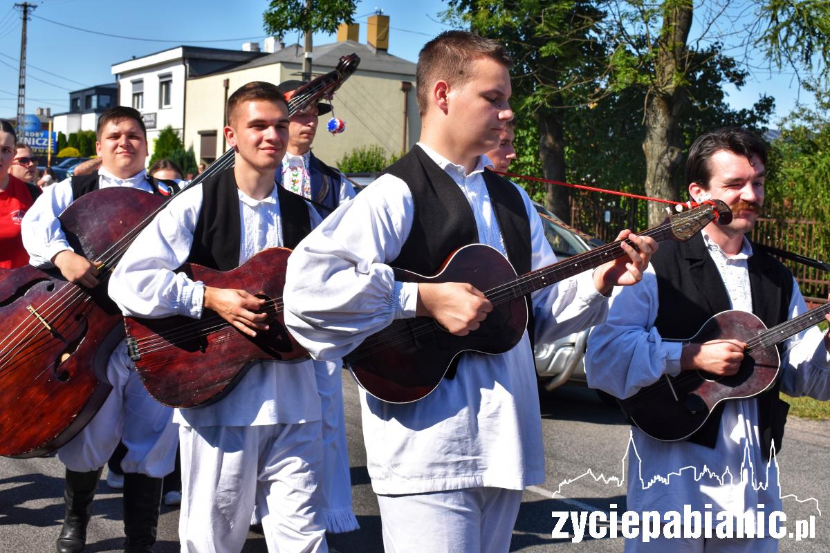 Etnoparada w Bychlewie