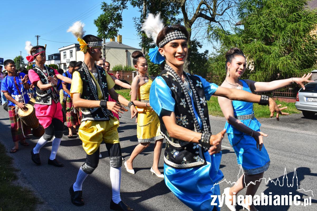 Etnoparada w Bychlewie