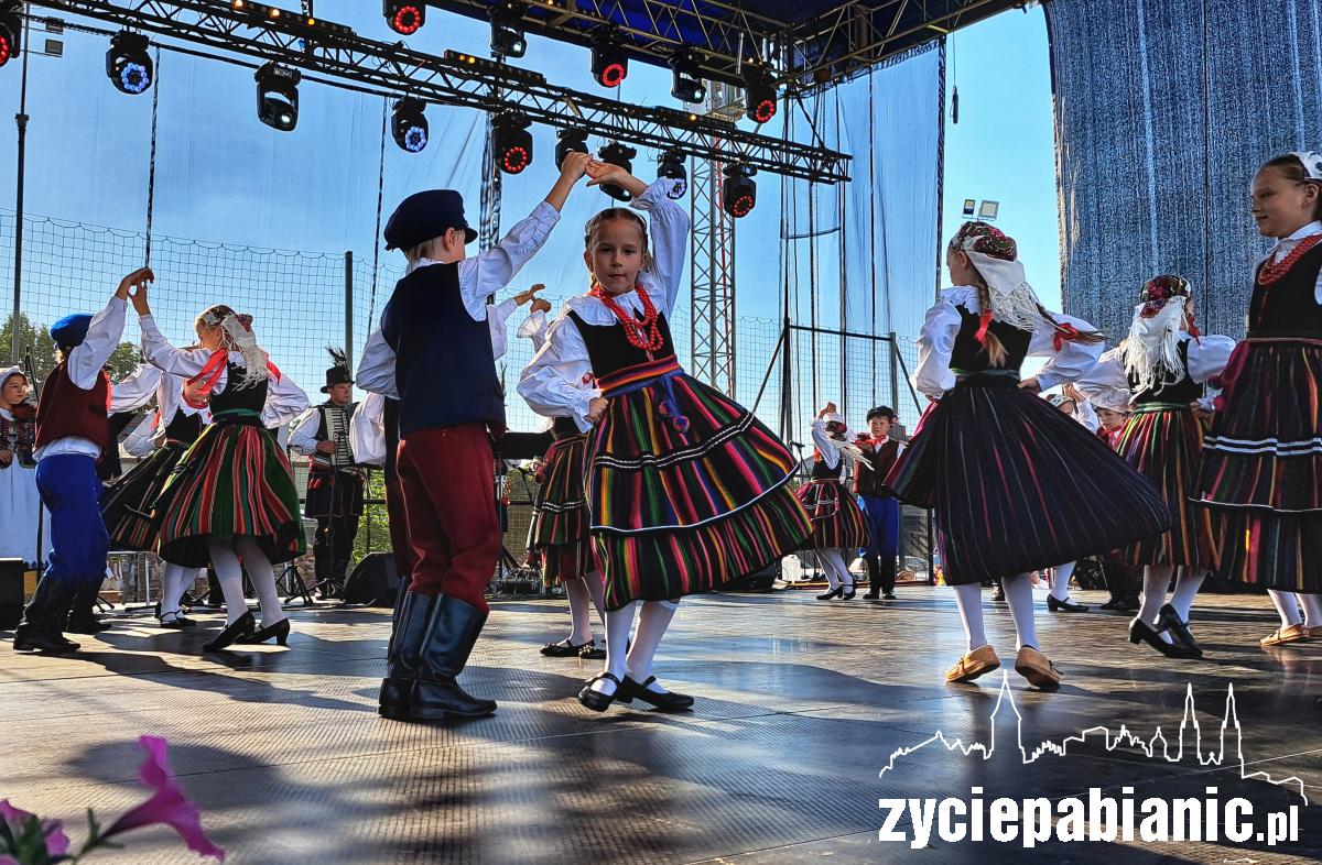 Etnoparada w Bychlewie