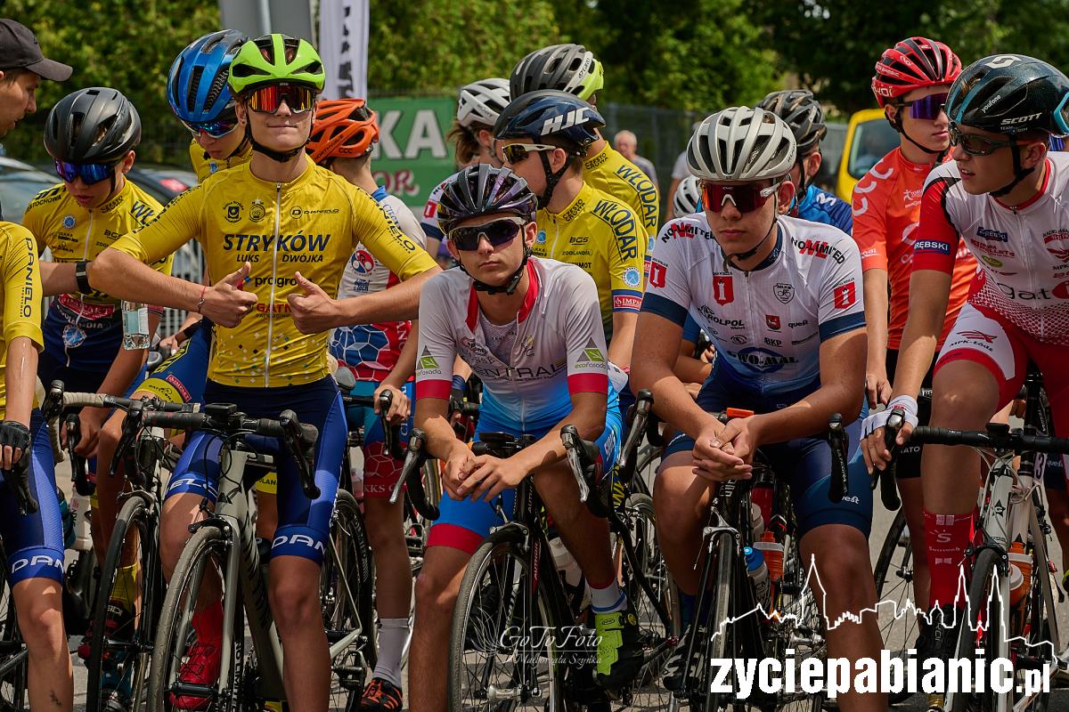Do Dłutowa zjechała na wyścig cała kolarska Polska