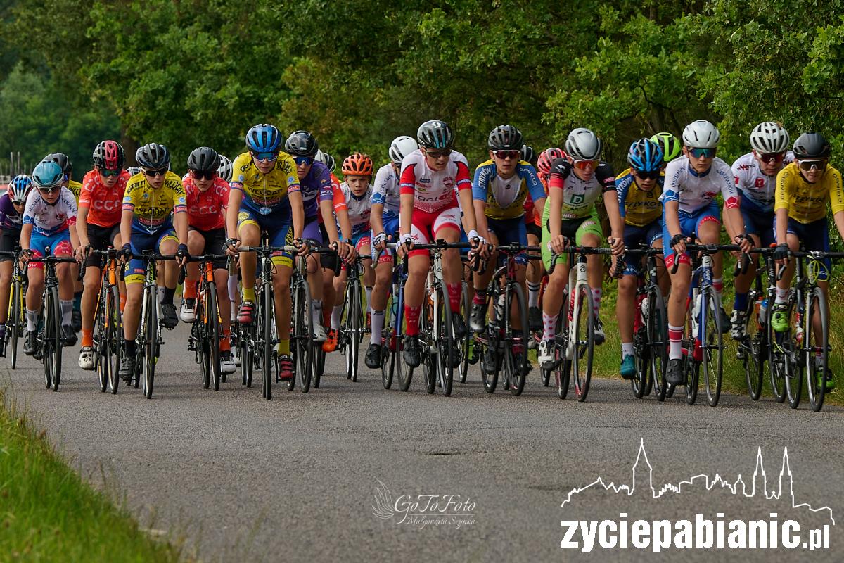 Do Dłutowa zjechała na wyścig cała kolarska Polska