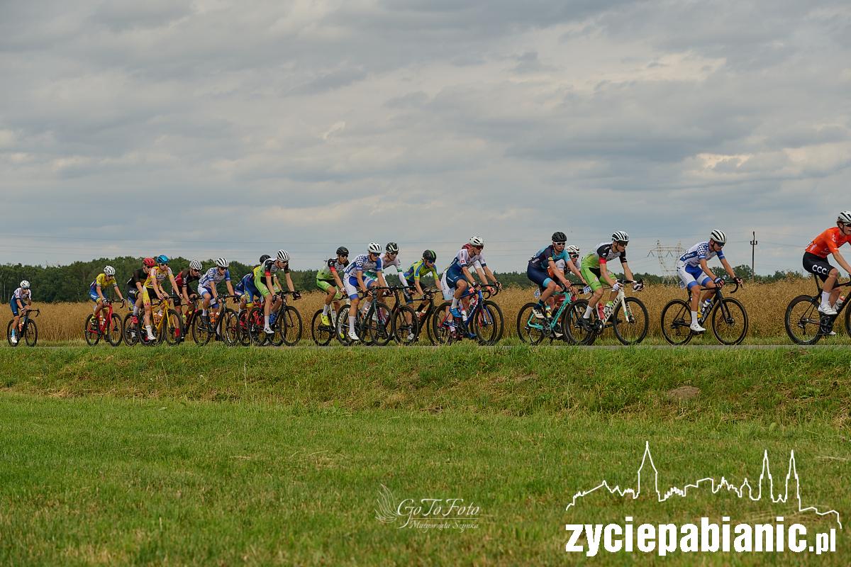 Do Dłutowa zjechała na wyścig cała kolarska Polska