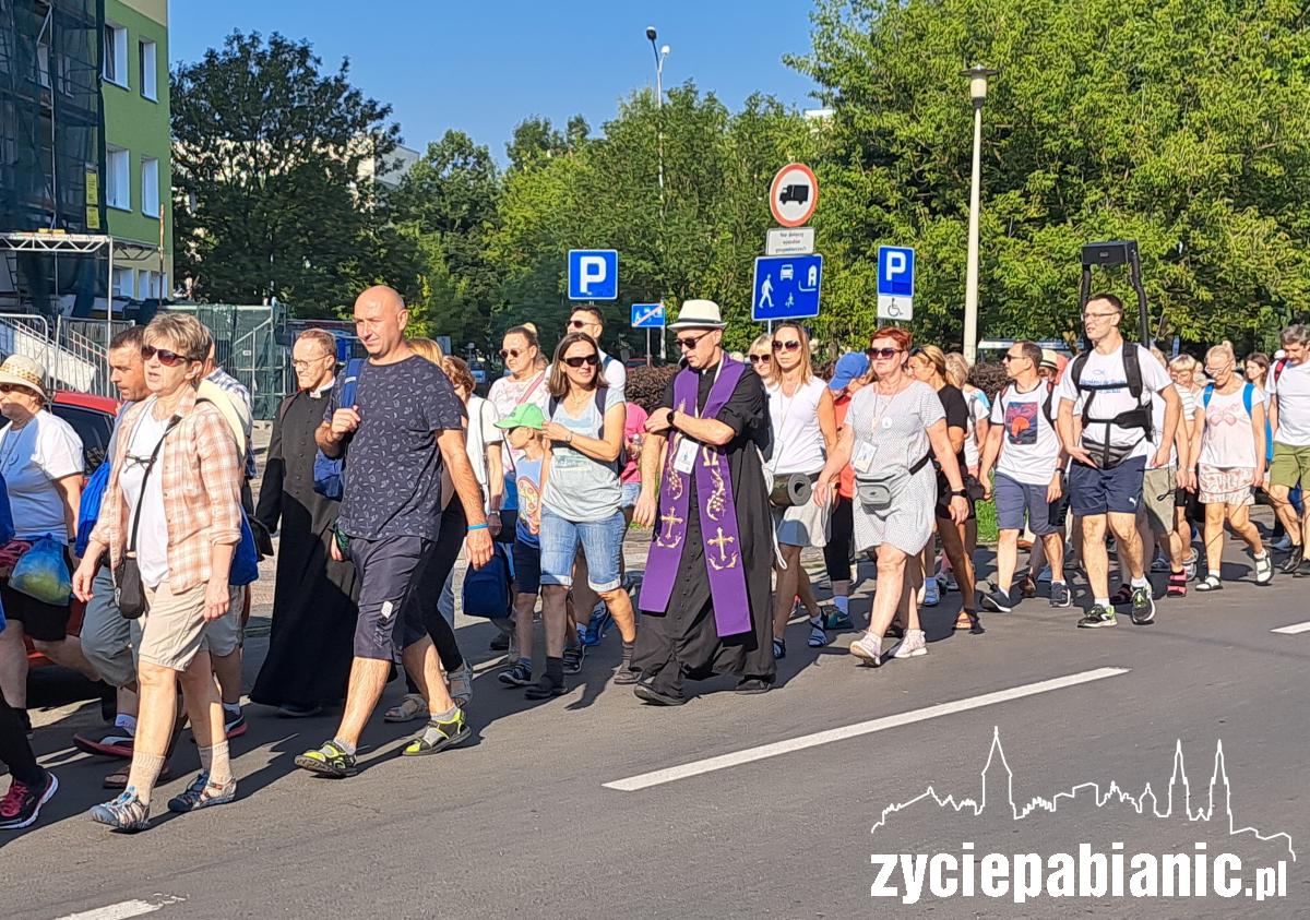 Piesza pielgrzymka wyruszyła na Jasną Górę