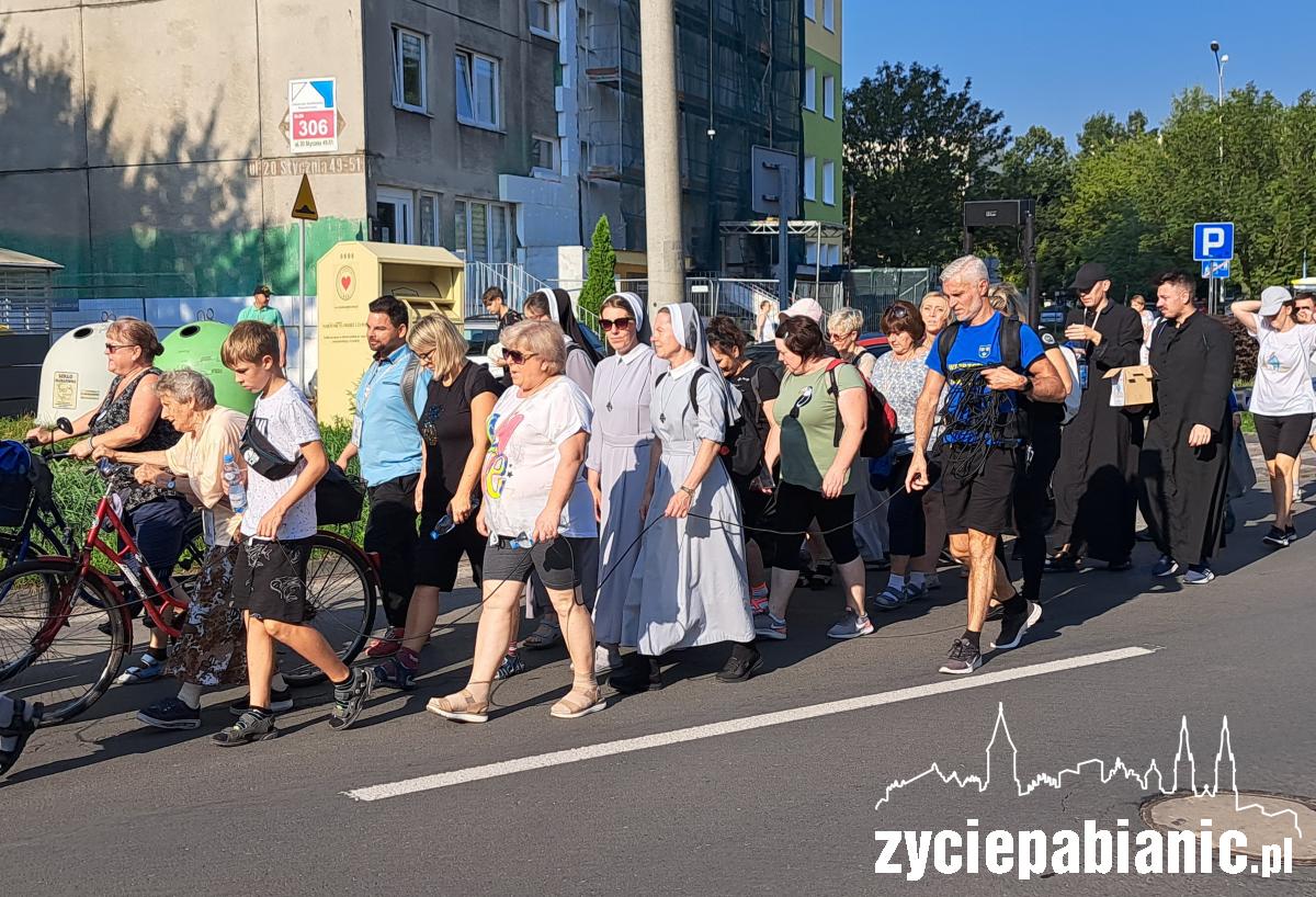 Piesza pielgrzymka wyruszyła na Jasną Górę