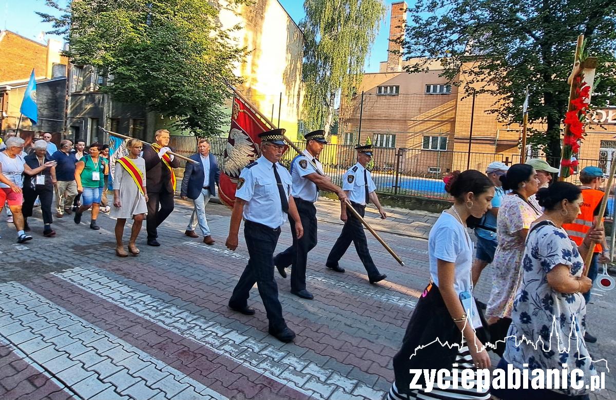 Piesza pielgrzymka wyruszyła na Jasną Górę