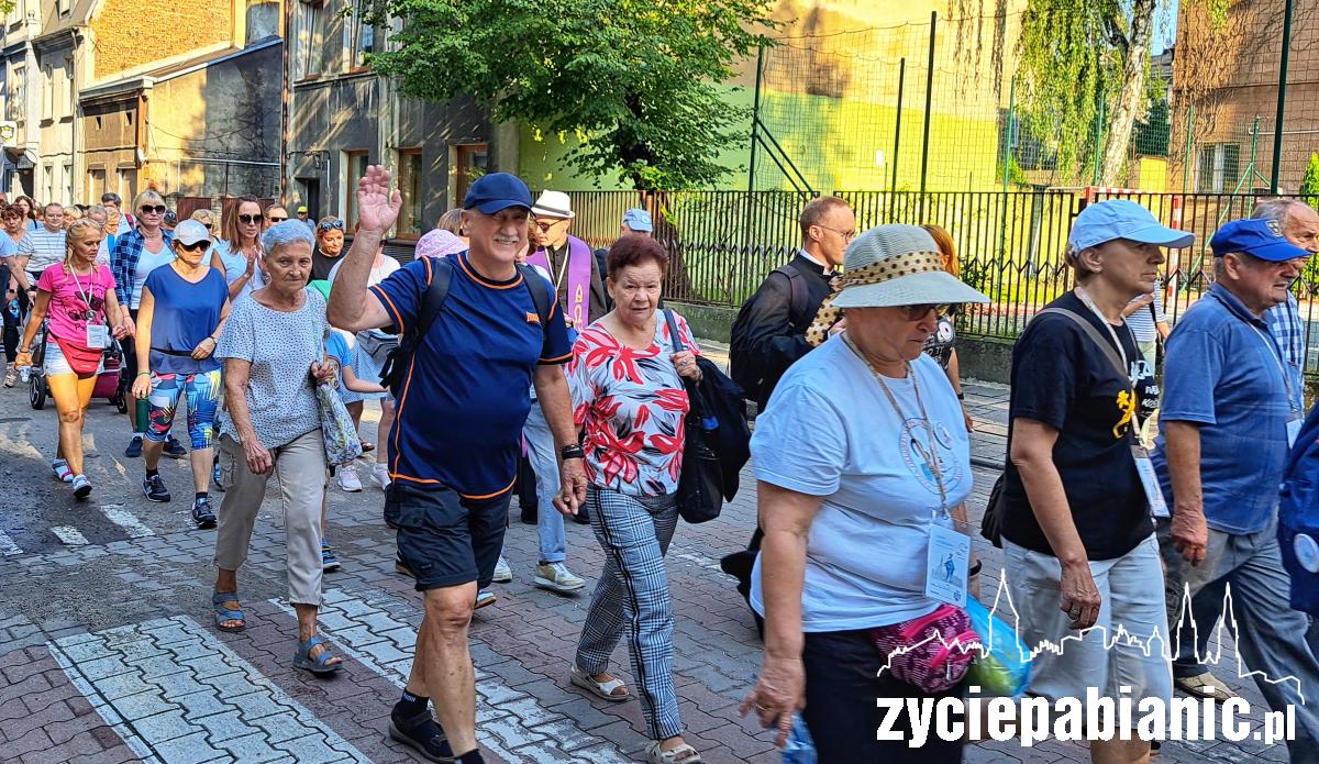 Piesza pielgrzymka wyruszyła na Jasną Górę