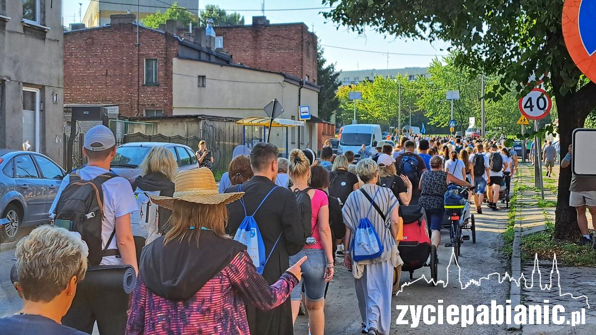 Piesza pielgrzymka wyruszyła na Jasną Górę