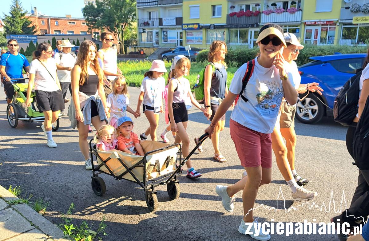 Piesza pielgrzymka wyruszyła na Jasną Górę