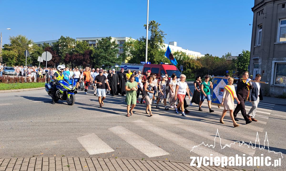 Piesza pielgrzymka wyruszyła na Jasną Górę