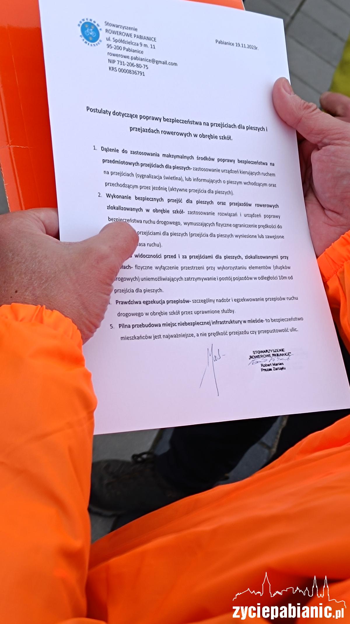 Przy ul. Łaskiej zapłonęły znicze