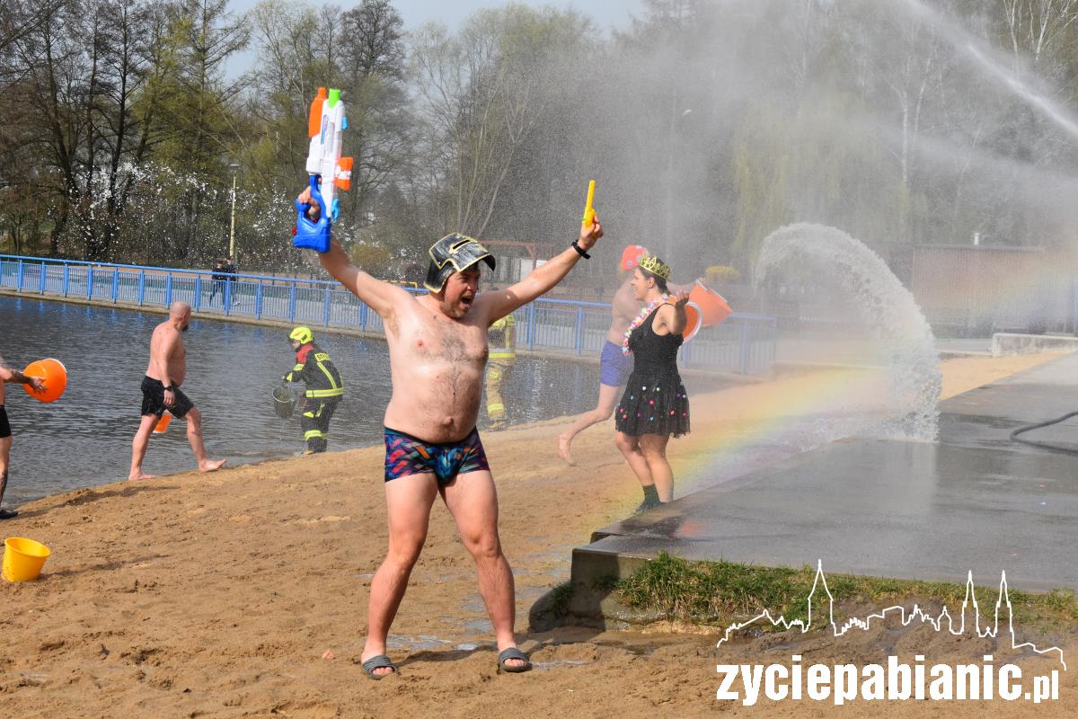 Bitwa morsy kontra strażacy