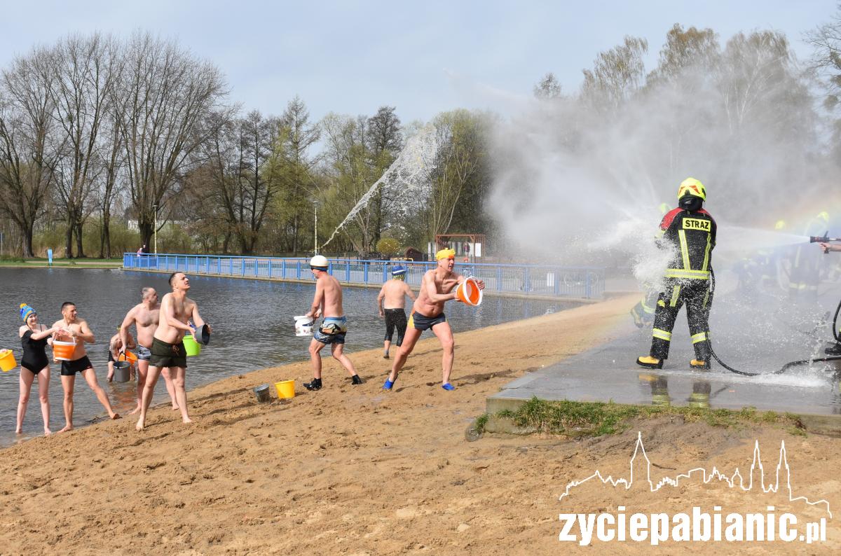 Bitwa morsy kontra strażacy