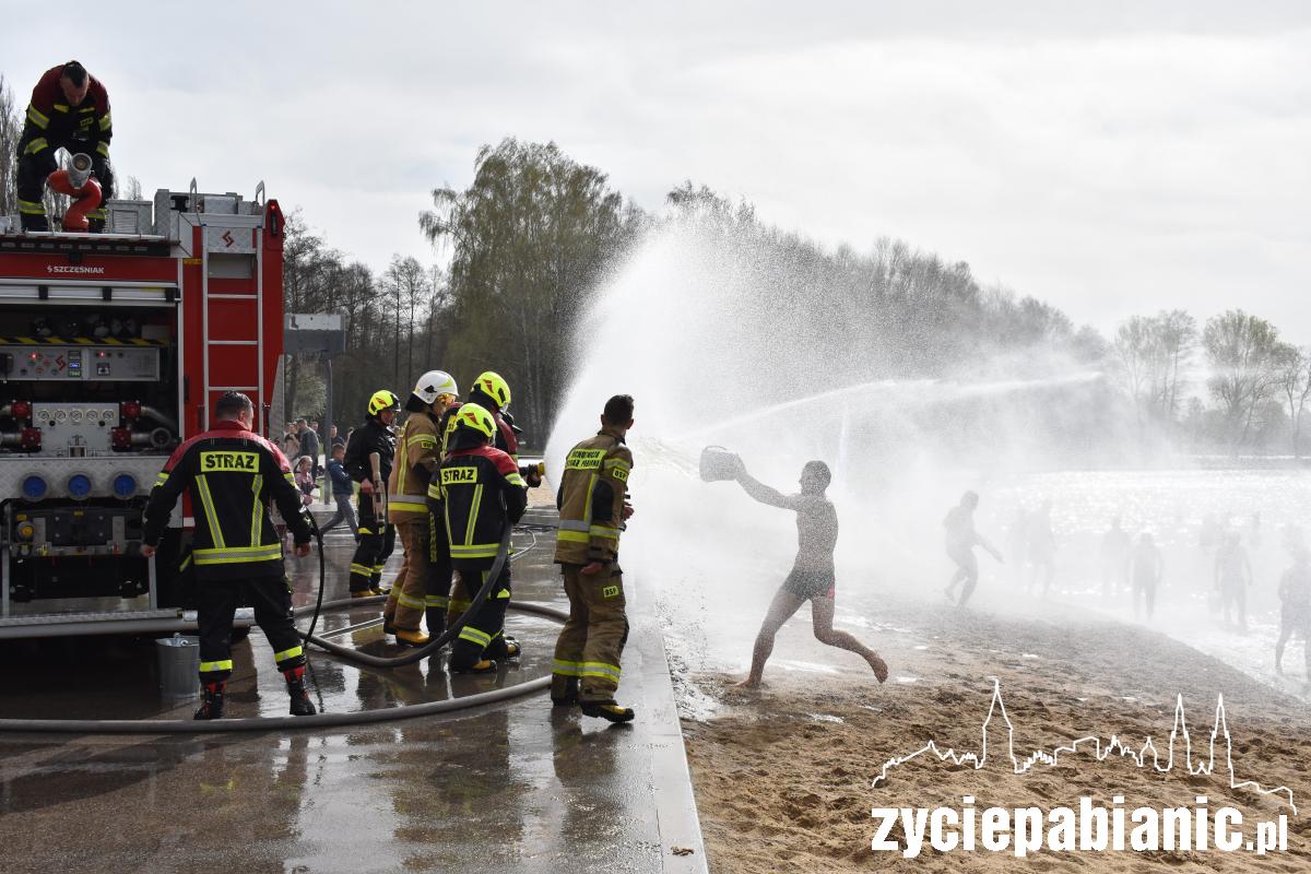 Bitwa morsy kontra strażacy