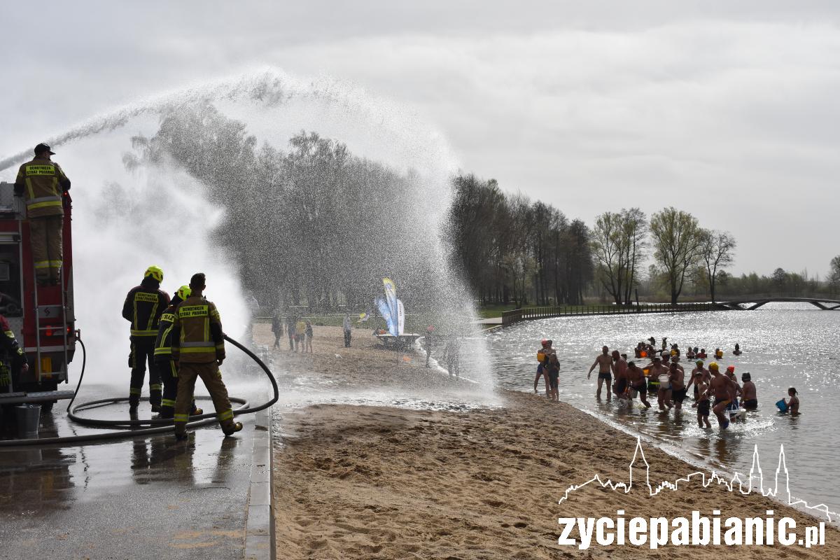 Bitwa morsy kontra strażacy