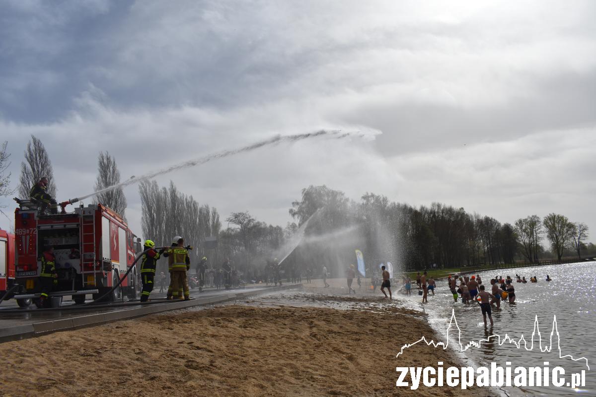 Bitwa morsy kontra strażacy