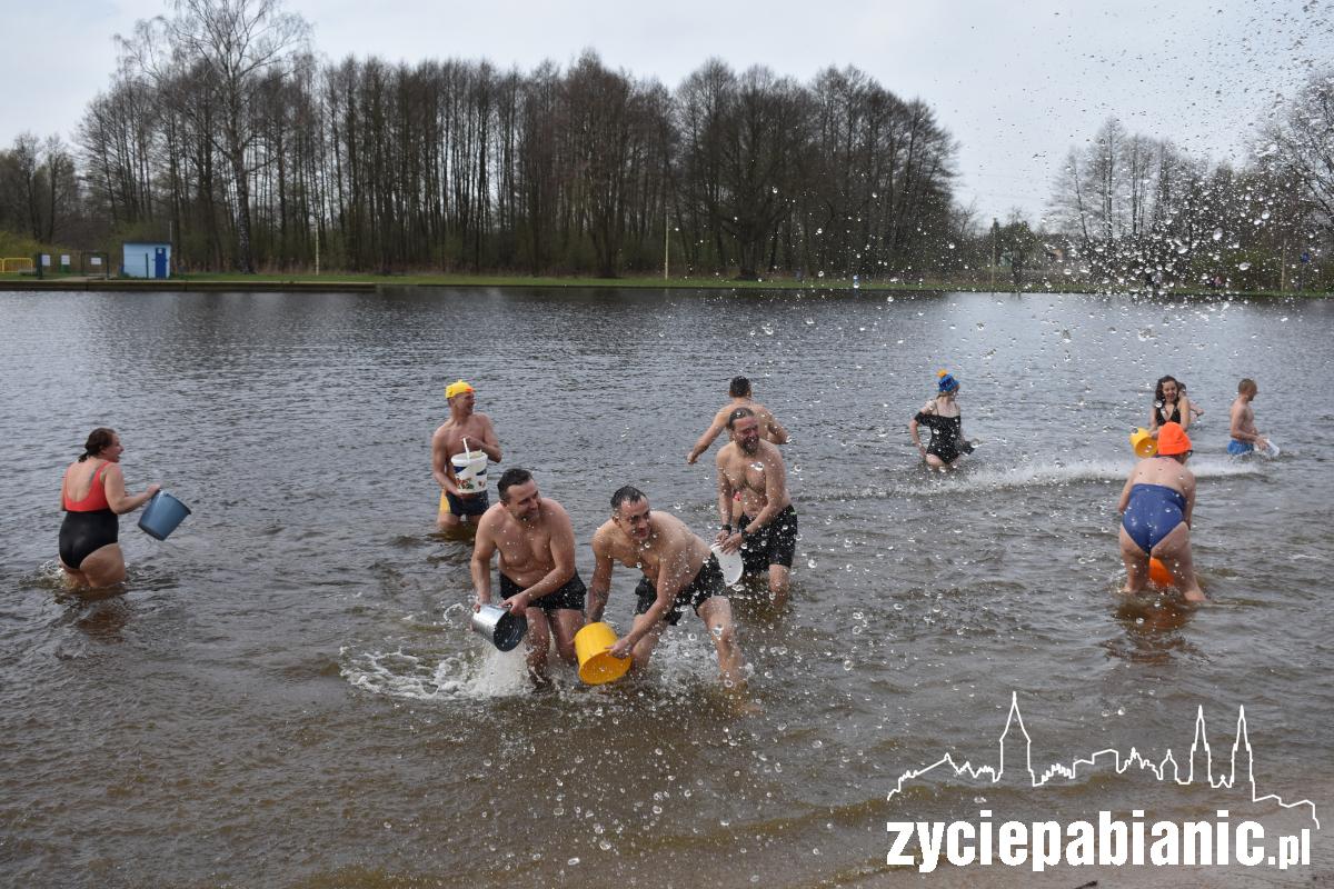 Bitwa morsy kontra strażacy