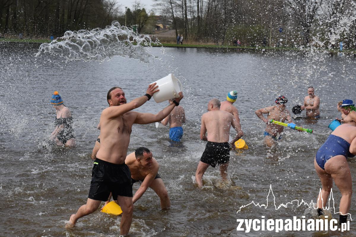 Bitwa morsy kontra strażacy