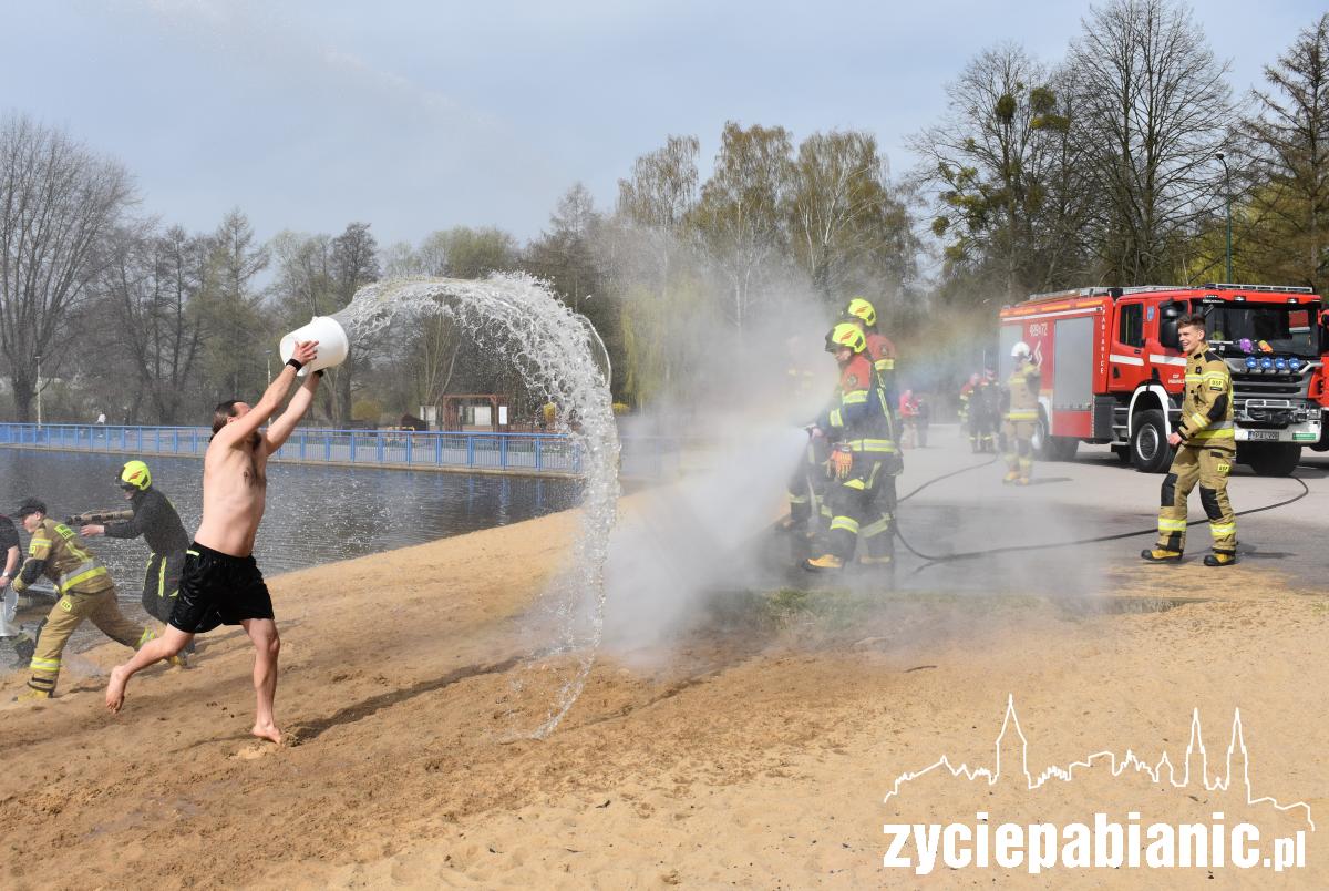 Bitwa morsy kontra strażacy