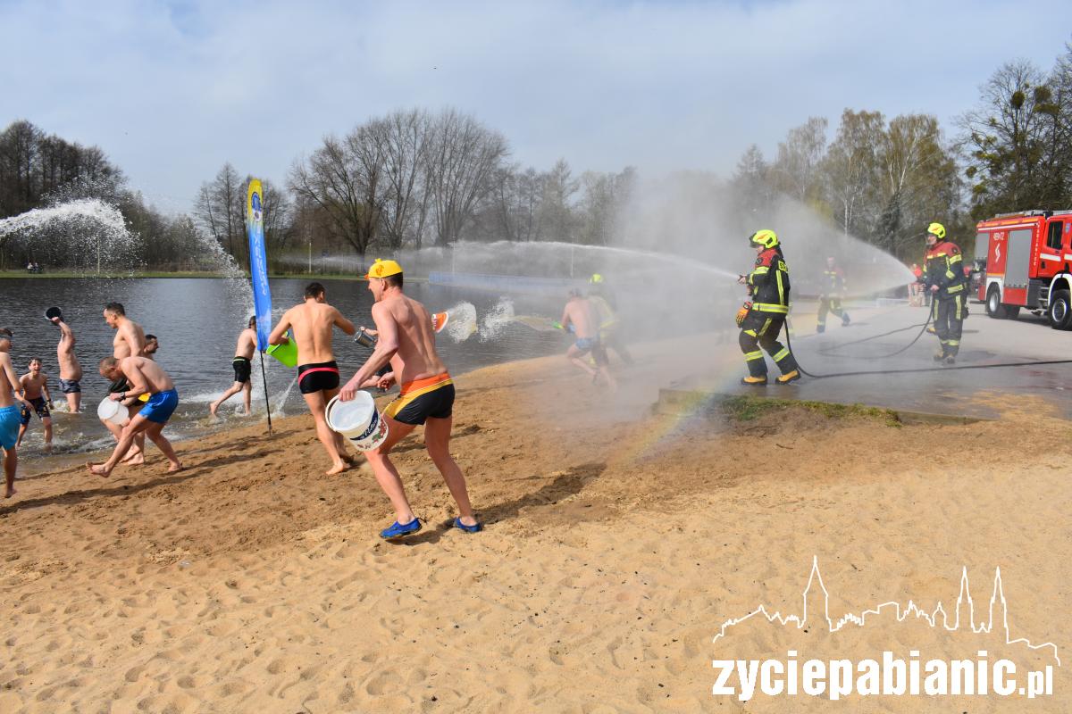 Bitwa morsy kontra strażacy