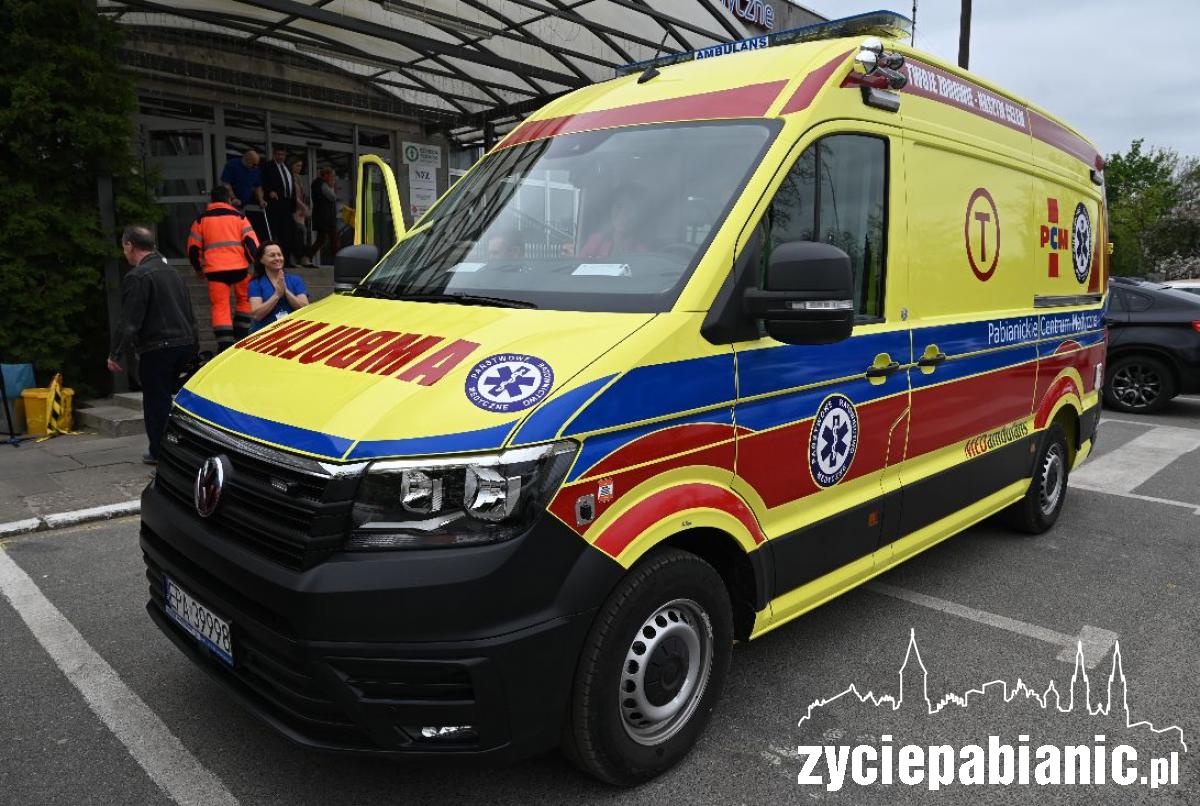 Nowa karetka w Pabianickim Centrum Medycznym