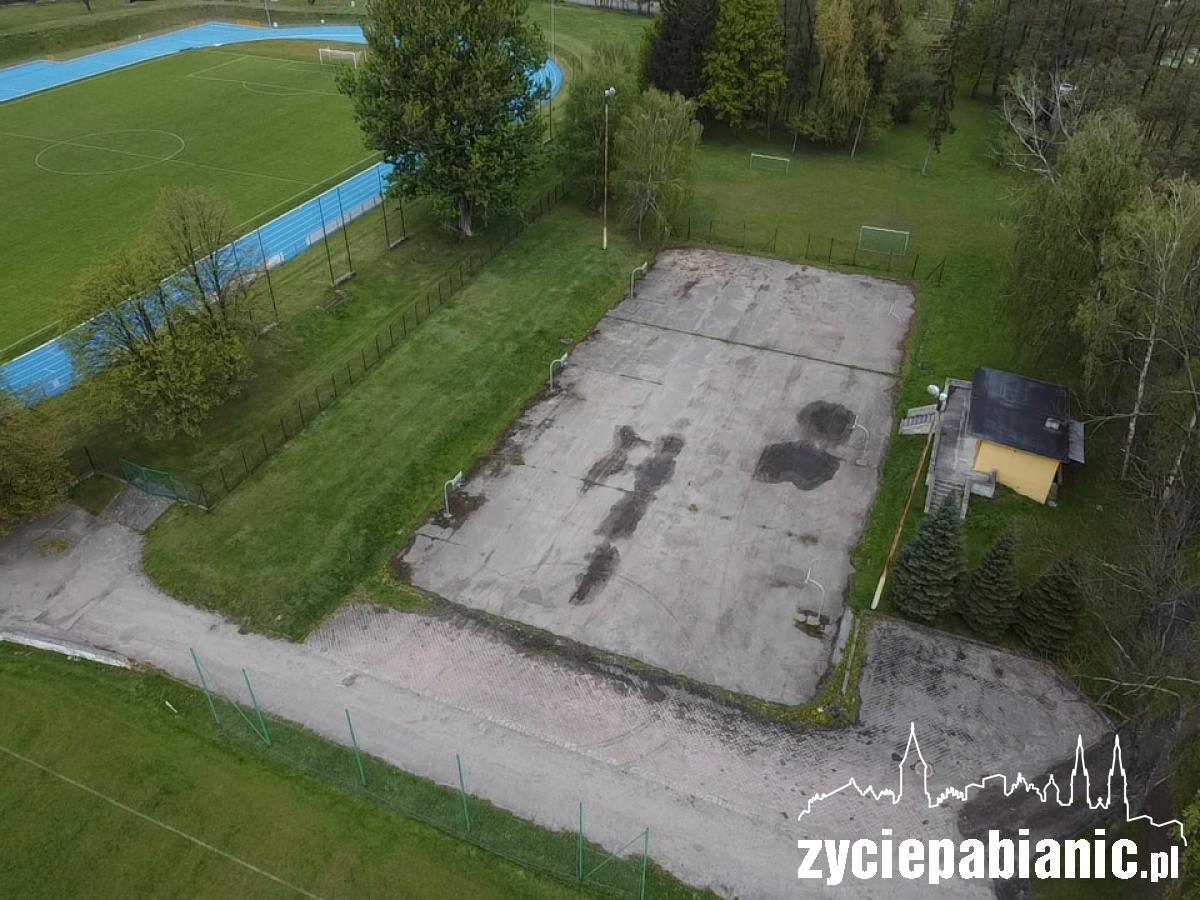Zmiana lokalizacji budowy boiska