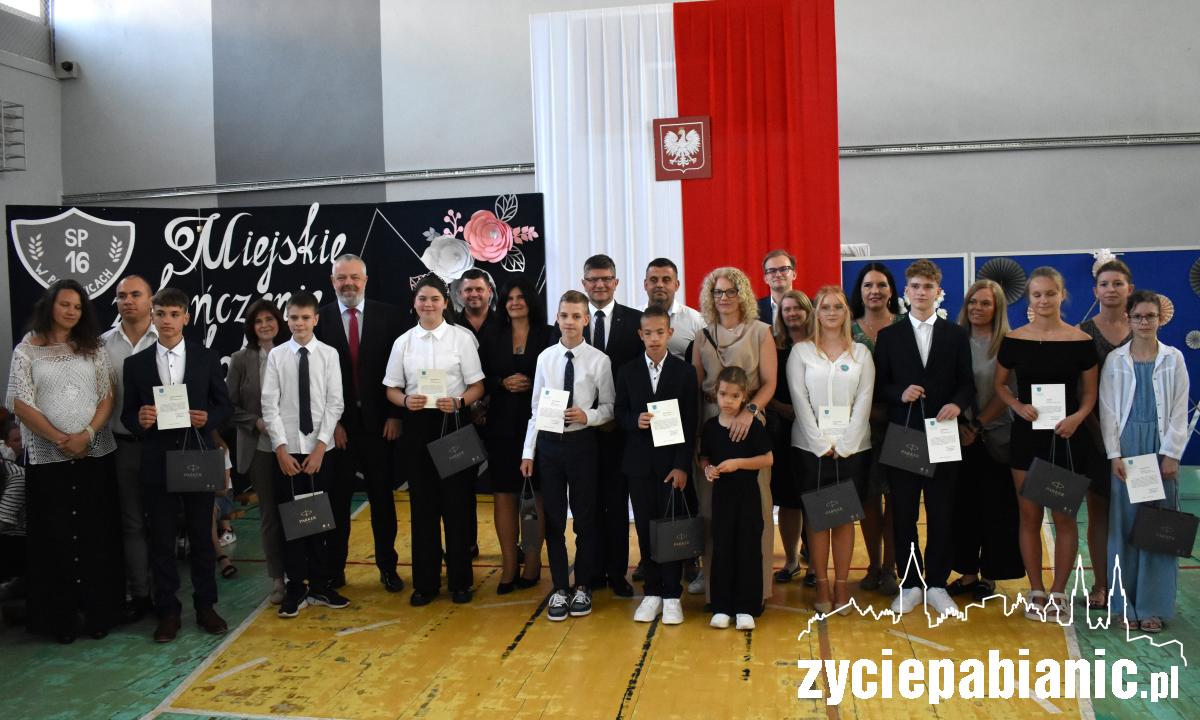 Prymusi szkół podstawowych