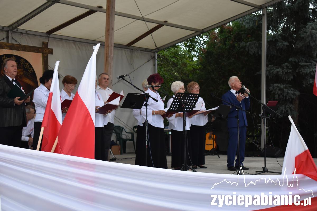 Porwał parafianki do tańca