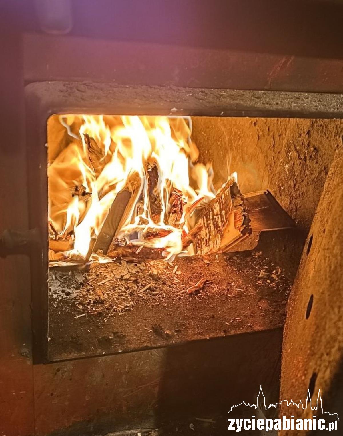 Lakierowana boazeria do pieca i mandat