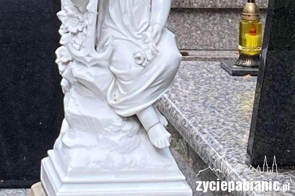 Aniołek stracił dwa paluszki