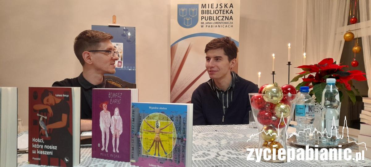 Trzy powieści w trzy lata