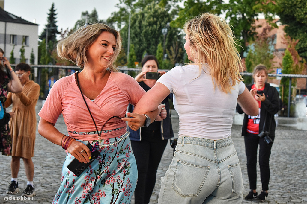 Dancing Międzypokoleniowy na Starym Rynku